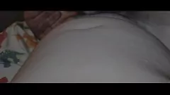 Jouer La ragazza amatoriale fa leccare la sua bella figa
