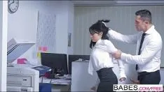 Reproduzir Bailarina puxa seu cabelo duro e fode sua puta japonesa