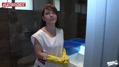 Jouer Fare sesso in bagno con questa troia che la pulisce in cambio di una scopata