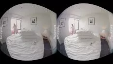 Reproducir Zorra de pechos muy grandes y juguetones que baila muy espectacular