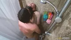 Redare Super micuta de statura si foarte apetisanta este aceasta tanara bruneta cu sanii mici