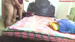 Reproduzir Marido corno pega esposa em escândalo de traição