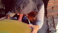 Reproduzir Estranho MILF leva ejaculação porra em calcinha molhada - realidade pública capturada POV