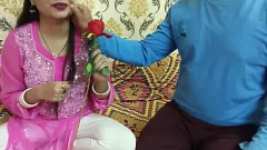 Afspelen Desi Housewife's Valentine Footjob Fetish met echtgenoot