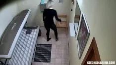 Odtwórz Matki, które pieprzą się w usta wieczorem, kiedy czują pożądanie