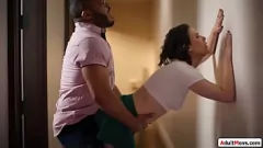 Abspielen Interracial Orgie mit kleiner petitischer Stechpalme und dillion Diaz