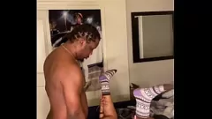 Jouer Affaire indécente de la femme de l'armée avec le beau-fils - compilation d'ébène amateur